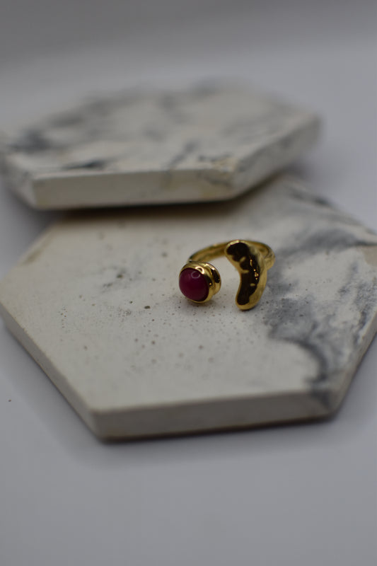 Gold Amor Ring