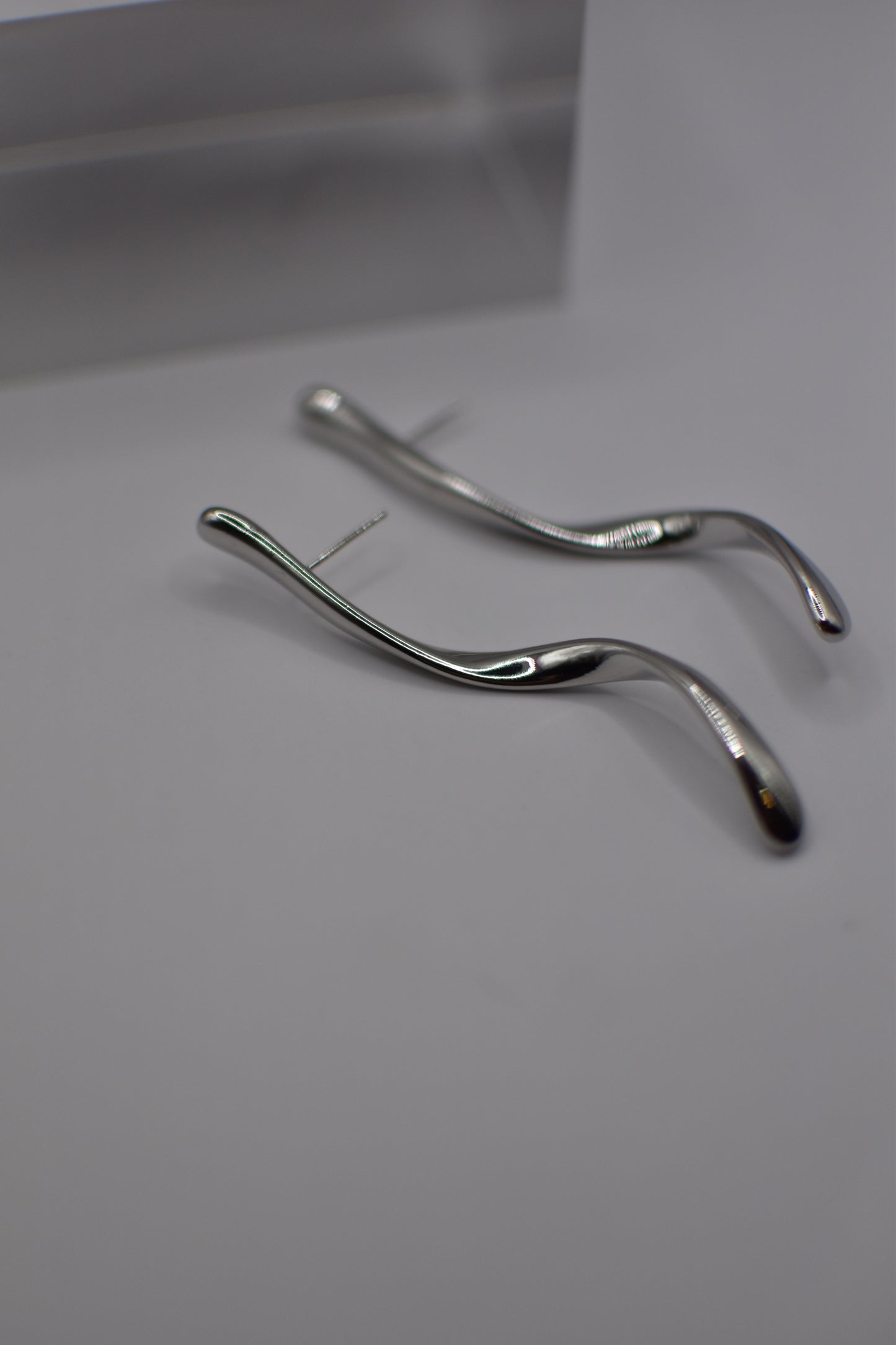 Curved Lines Silver