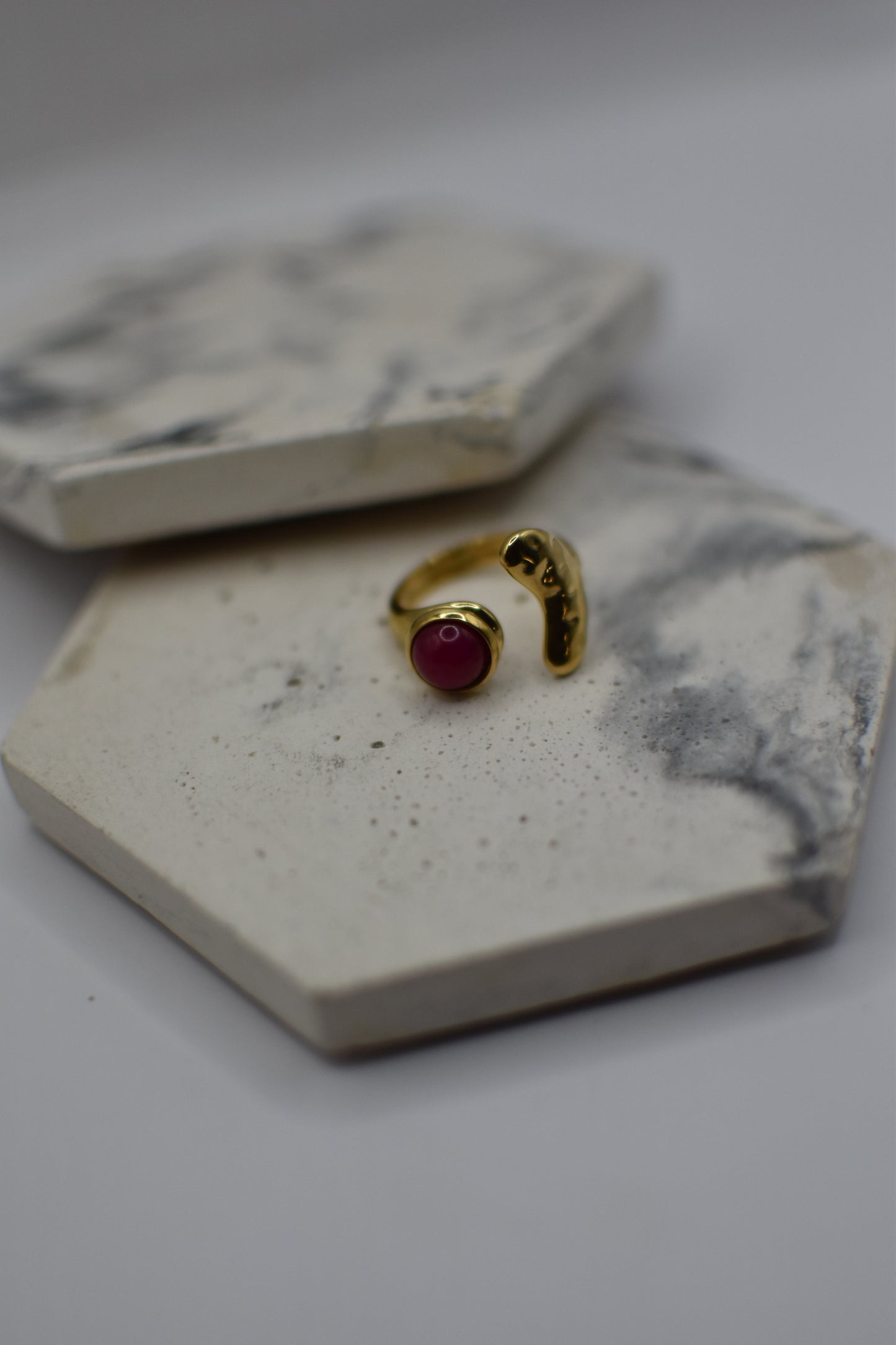 Gold Amor Ring