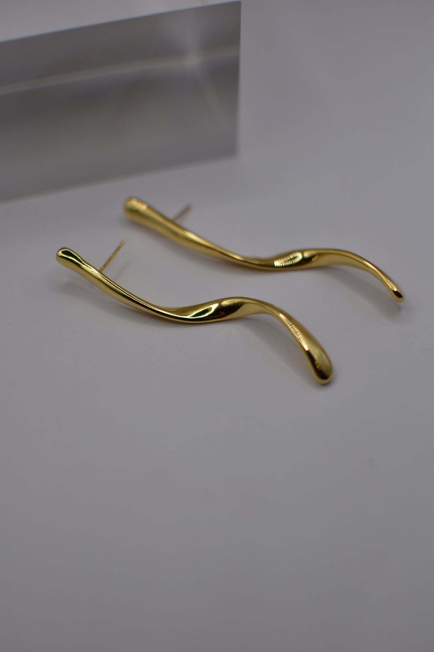 Curved Lines Gold
