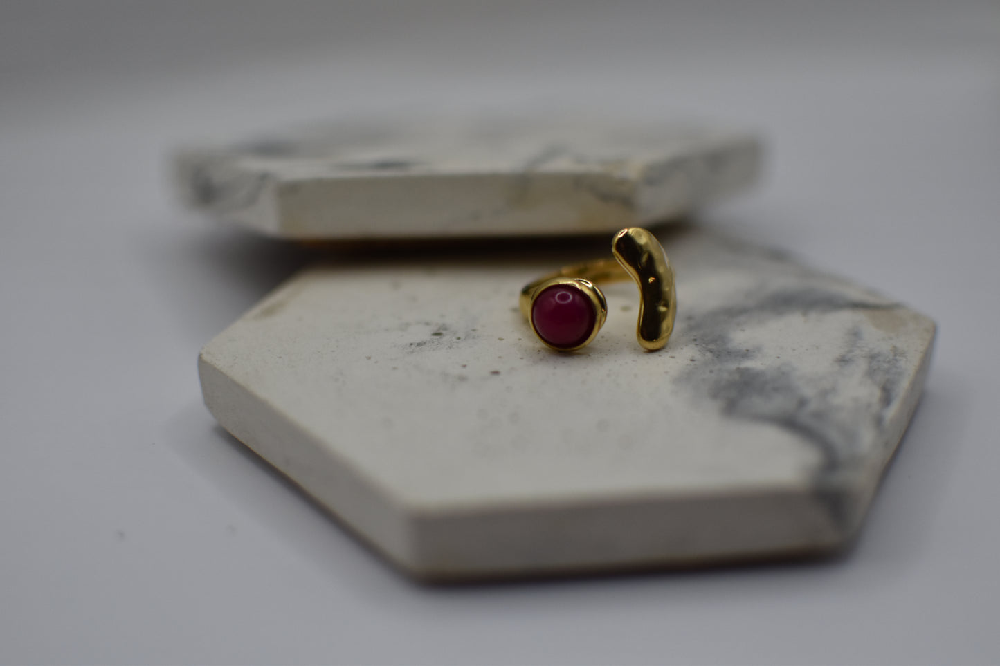 Gold Amor Ring