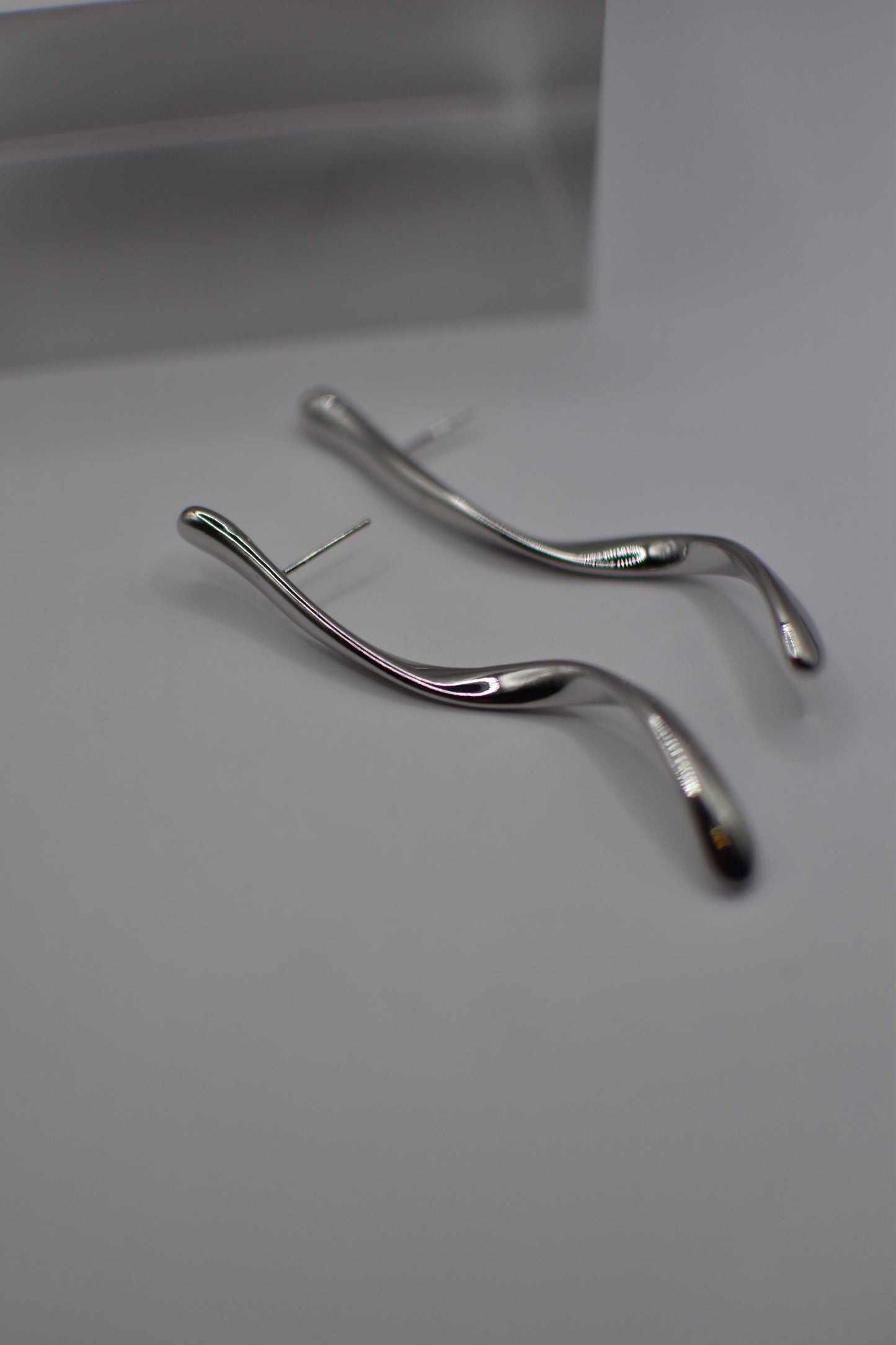 Curved Lines Silver