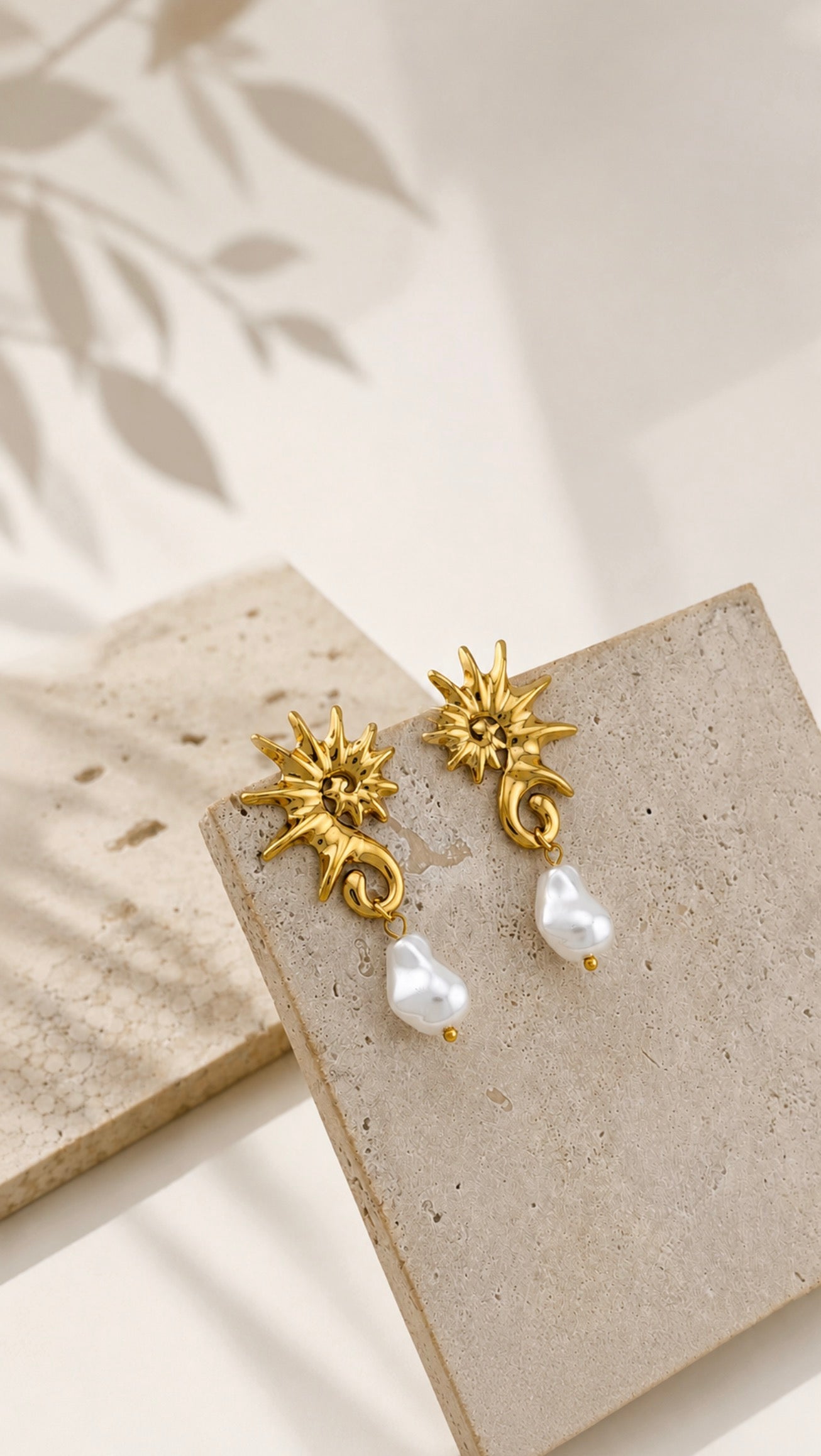 Solar Pearl Earrings