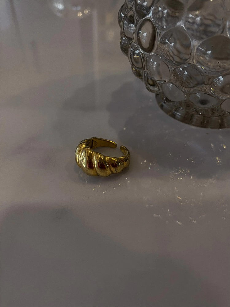 Croissant Ring