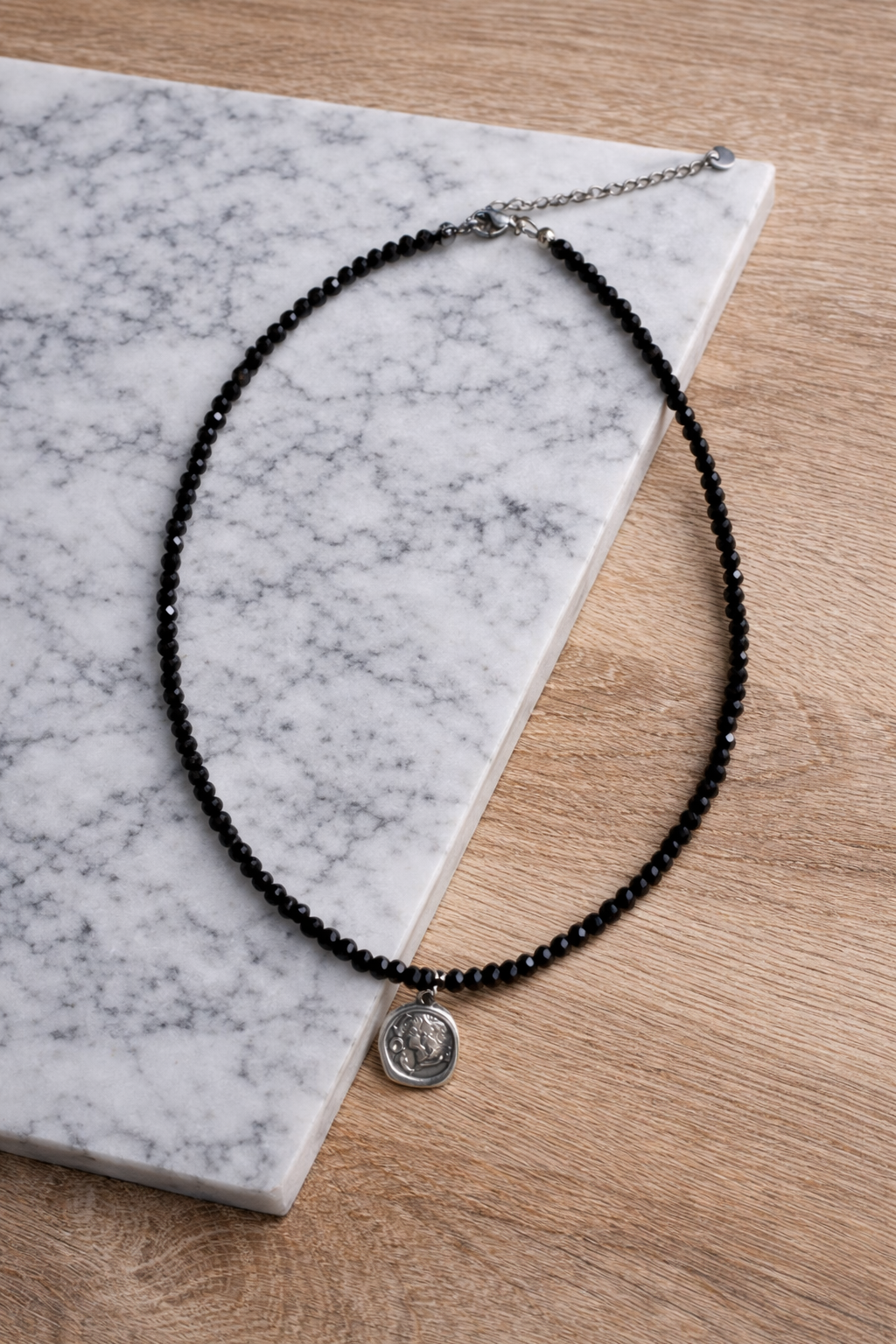 Noir Aura Necklace